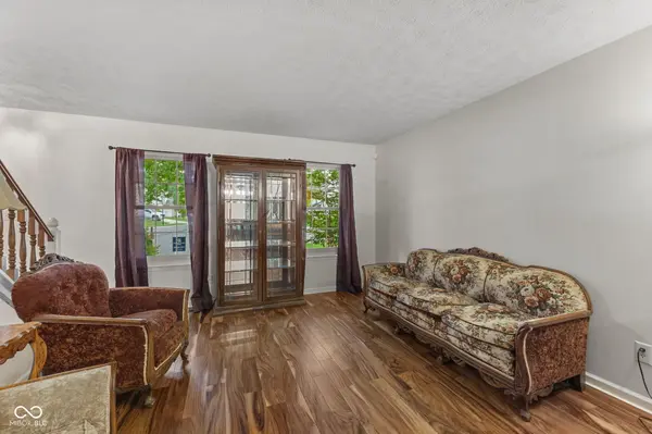 1200 Breaside CT, Greenwood, IN 46143