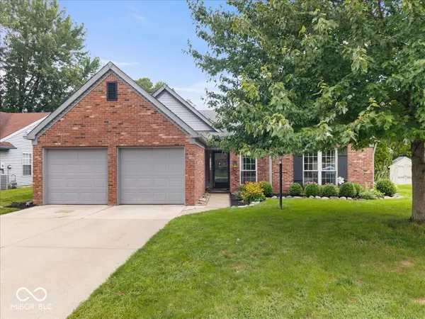11546 Jamestown DR W, Fishers, IN 46038