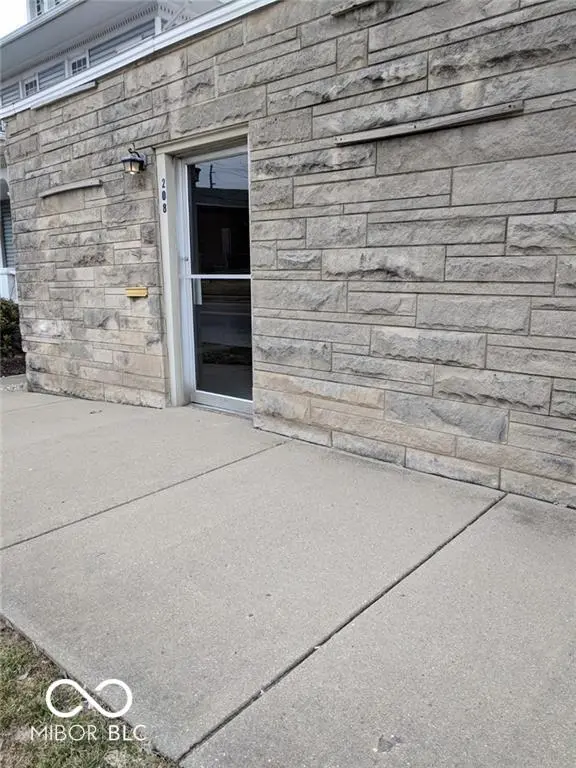 208 W 1st ST, Rushville, IN 46173