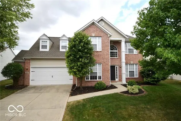 6255 Canterbury DR, Zionsville, IN 46077