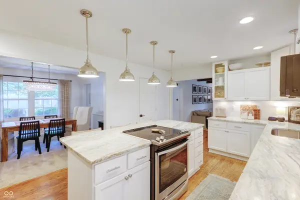 786 Dayton DR, Carmel, IN 46033