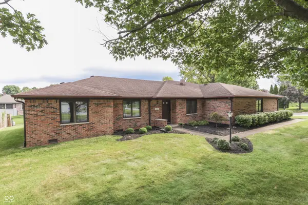 5232 Lacy PL, Greenwood, IN 46142