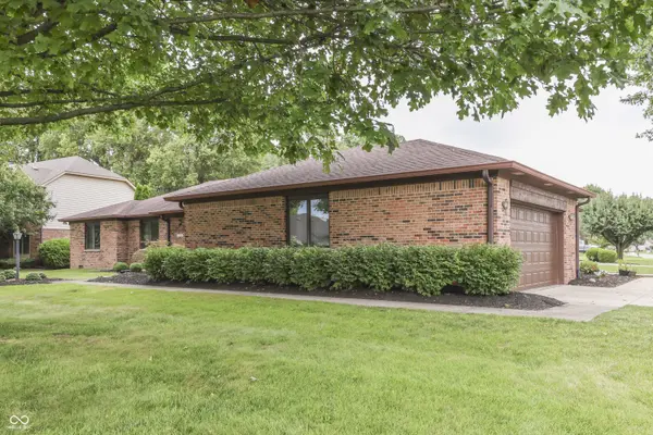 5232 Lacy PL, Greenwood, IN 46142