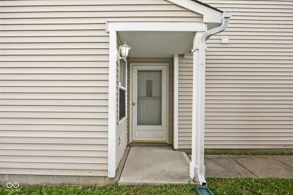 1845 Blue Pine LN, Indianapolis, IN 46231