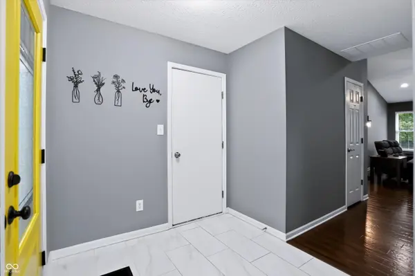 4846 Oakleigh Pkwy, Greenwood, IN 46143