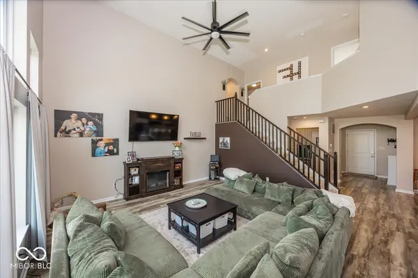 8740 Buttonbush CIR, Plainfield, IN 46168