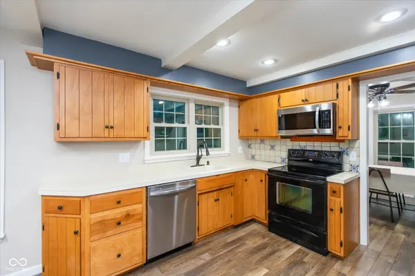 220 Redwood CIR, Noblesville, IN 46062