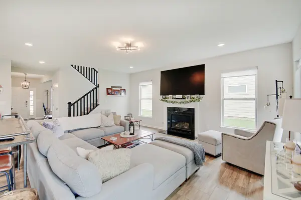 4242 Ironclad DR, Bargersville, IN 46106