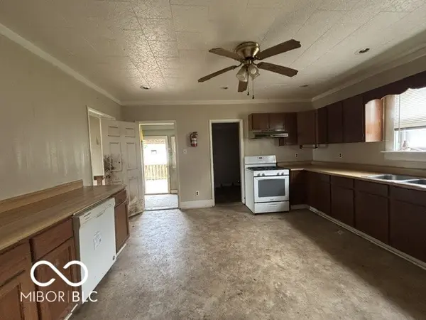 200 N Center, Francisco, IN 47649