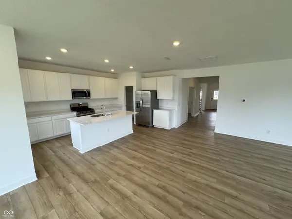 1124 Tansley LN, Avon, IN 46123