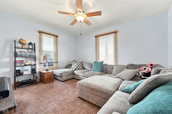 208 S Sycamore ST, Gaston, IN 47342