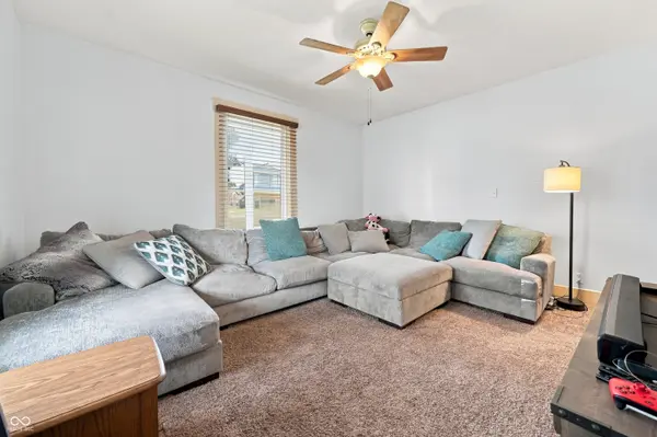 208 S Sycamore ST, Gaston, IN 47342