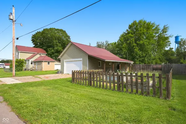 208 S Sycamore ST, Gaston, IN 47342