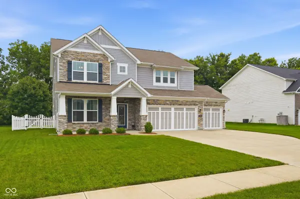1535 Bearcub LN, Avon, IN 46123