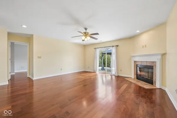 3187 Limber Pine DR, Whiteland, IN 46184