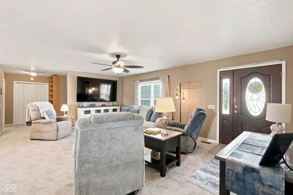 210 N Pittenger DR, Selma, IN 47383