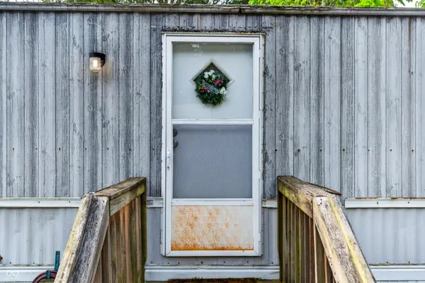 8520 E Us Highway 50, Butlerville, IN 47223