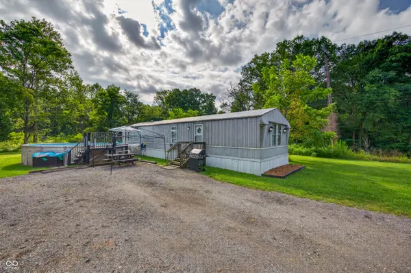 8520 E Us Highway 50, Butlerville, IN 47223