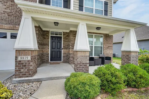 8819 Castleblaney DR, Brownsburg, IN 46112