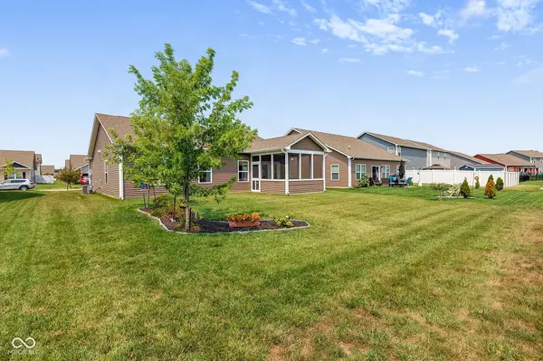 257 Longleaf LN, Greenfield, IN 46140