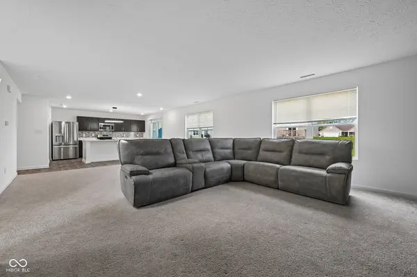 1612 N Regatta DR, Greenfield, IN 46140