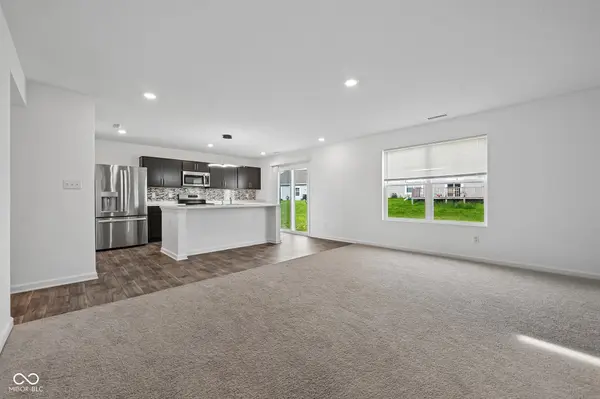 1612 N Regatta DR, Greenfield, IN 46140