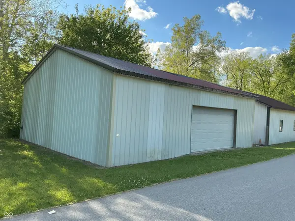 5447 & 5449 S Garrison RD, Connersville, IN 47331