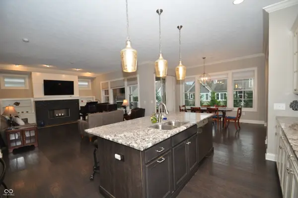 11509 Golden Willow CT, Zionsville, IN 46077