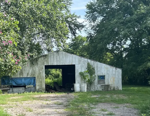 5187 W 700 N, Madison, IN 47250