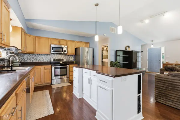 11715 Rush DR, Fishers, IN 46038