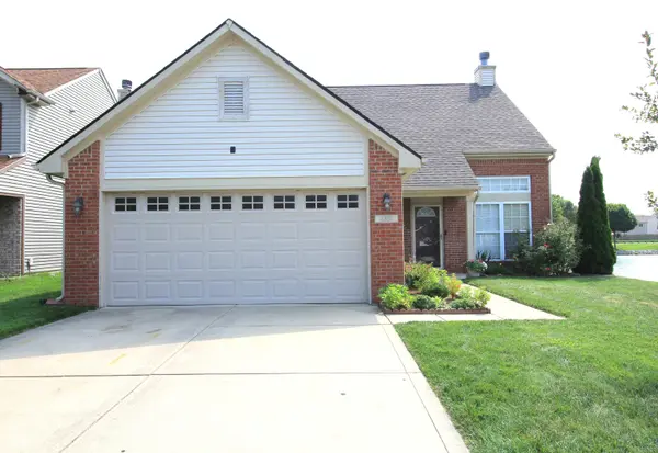 2399 Longleaf DR, Greenwood, IN 46143