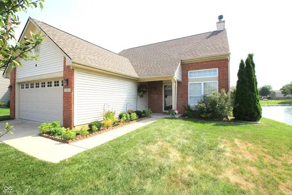 2399 Longleaf DR, Greenwood, IN 46143