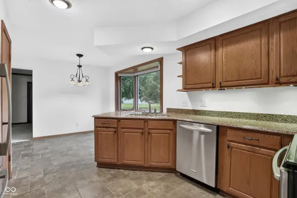 7990 Springwater CIR, Indianapolis, IN 46256