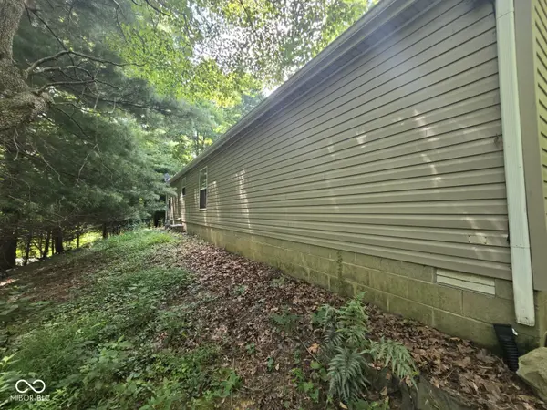 4401 Garard Chapel RD, Bowling Green, IN 47833
