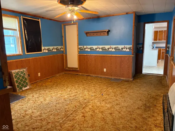 808 Washington ST, Clay City, IN 47841