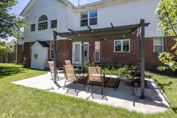 5889 Pebblestream DR, Carmel, IN 46033