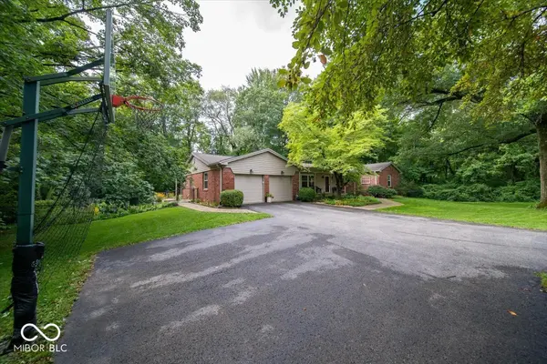 3915 Winding WAY, Indianapolis, IN 46220