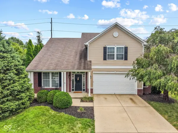 1381 Brookway DR, Avon, IN 46123