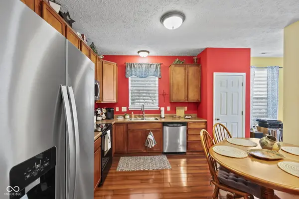1381 Brookway DR, Avon, IN 46123