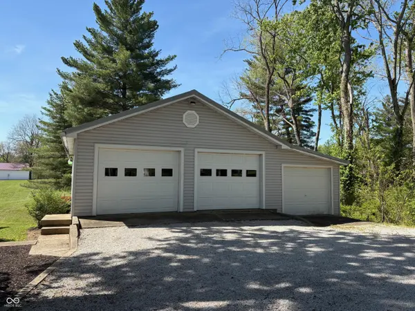 1575 Gobblers Knob RD, Terre Haute, IN 47803