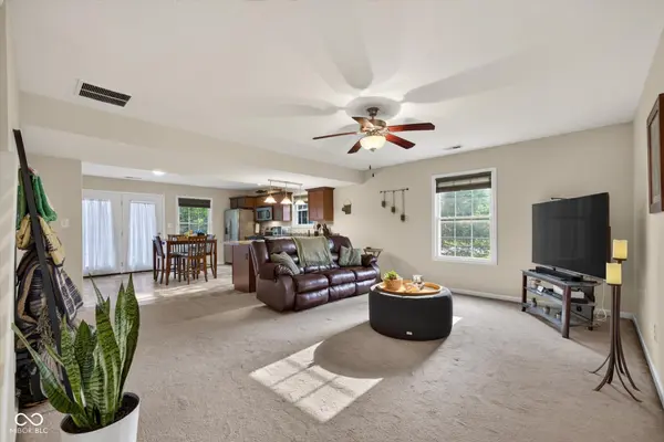 5676 W Vinca LN W, Ellettsville, IN 47429