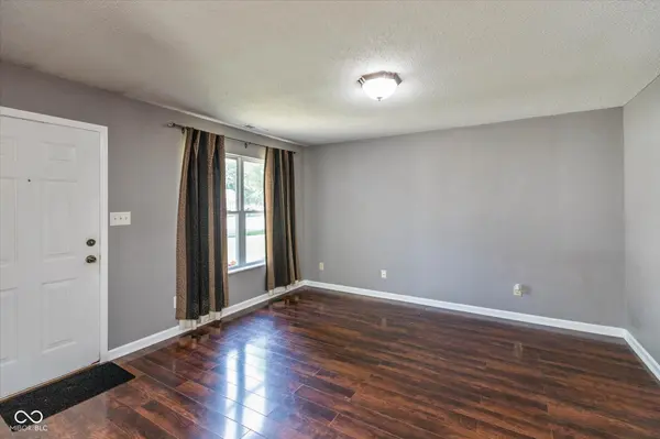1009 Ebony CIR, Franklin, IN 46131