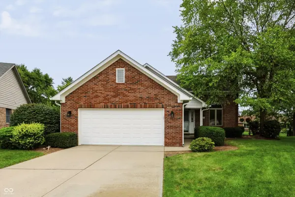 1102 Sarah CT, Greenwood, IN 46142