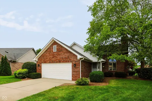 1102 Sarah CT, Greenwood, IN 46142