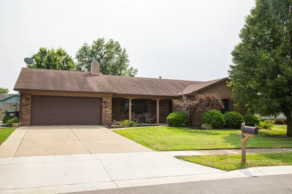995 Golden Pond, Greenwood, IN 46143