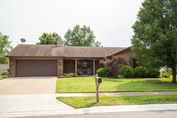995 Golden Pond, Greenwood, IN 46143