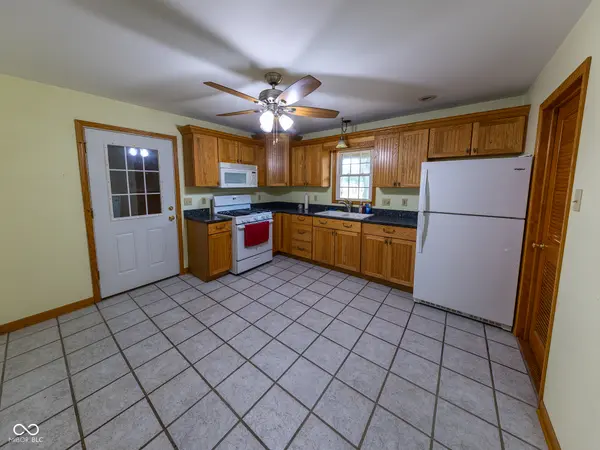 12219 Tompkins PL, Crown Point, IN 46307