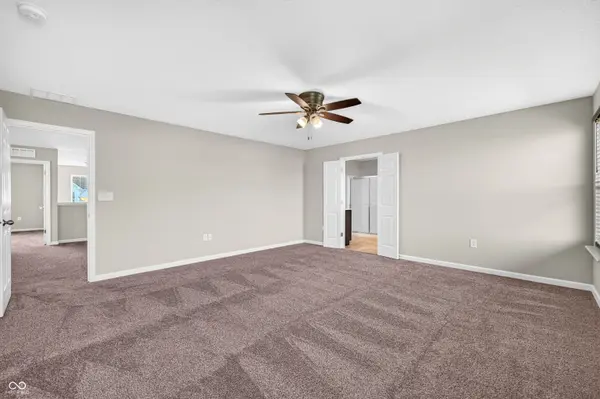 2462 Creekland DR, Columbus, IN 47201