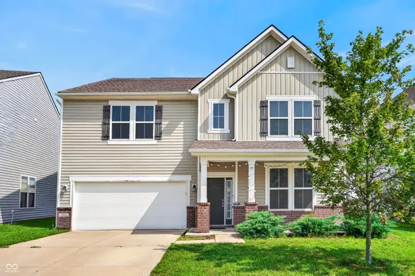 2462 Creekland DR, Columbus, IN 47201