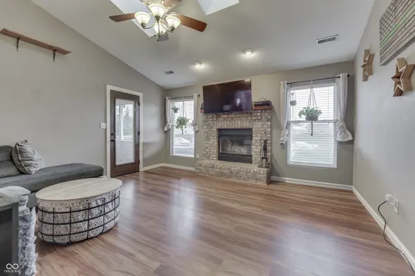 2369 Orchard Creek DR, Columbus, IN 47201